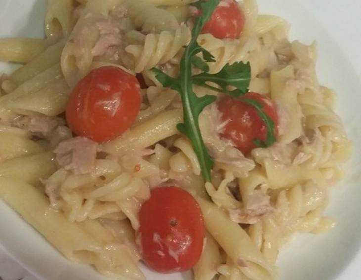 Pasta al tonno e pomodoro