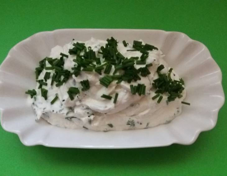 Buttermilch-Aufstrich mit Kren Buttermilch-Aufstrich mit Kren
