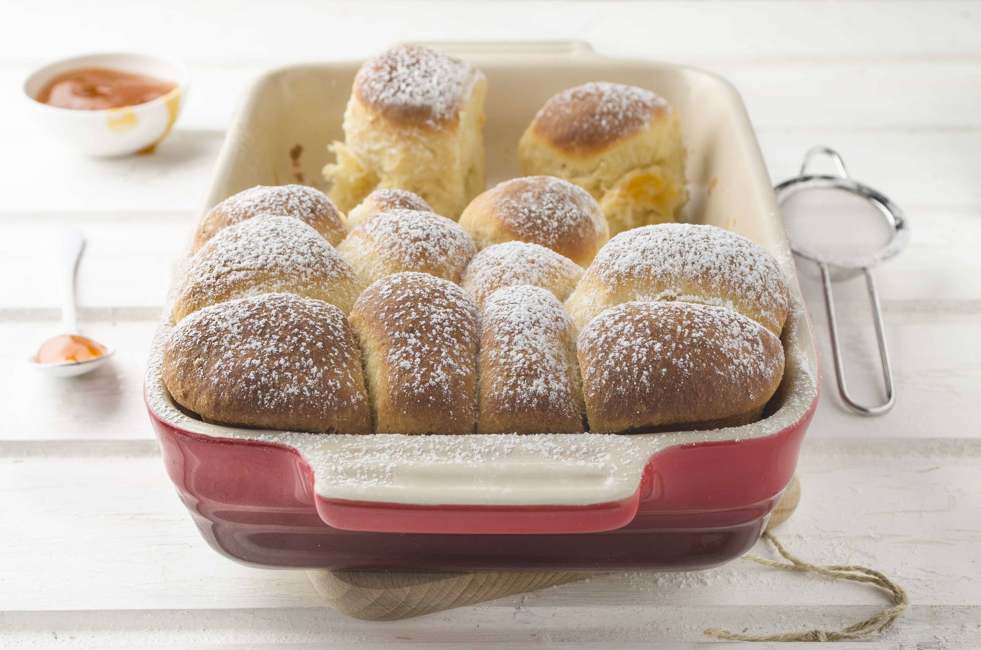 Buchteln mit Marillenmarmelade Rezept