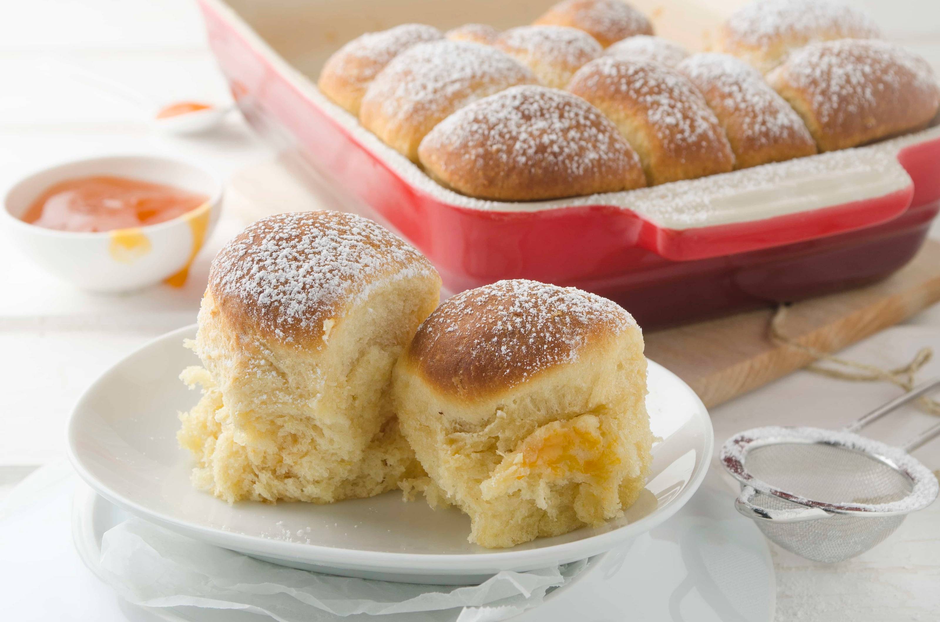 Buchteln mit Marillenmarmelade Rezept