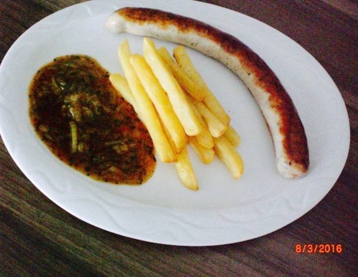 Selbstgemachte Kräuter-Kalbsbratwurst Selbstgemachte Kräuter-Kalbsbratwurst