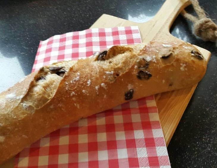 Oliven-Tomaten-Baguette Oliven-Tomaten-Baguette