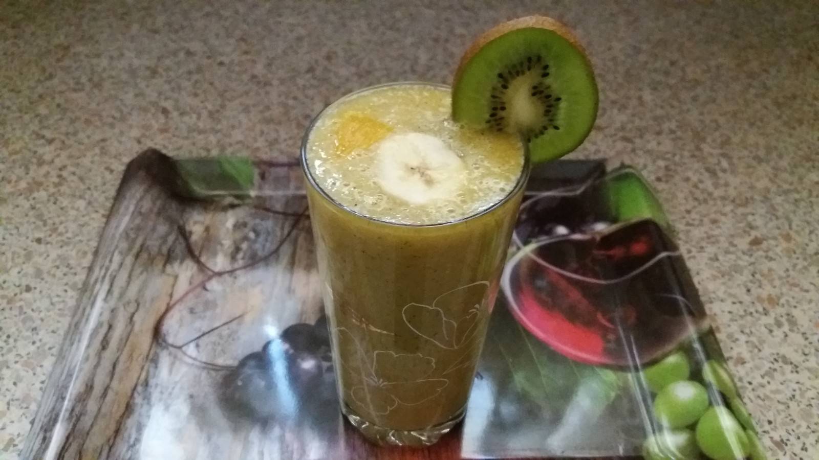 Bananen-Kiwi-Orangen-Smoothie Rezept - ichkoche.de