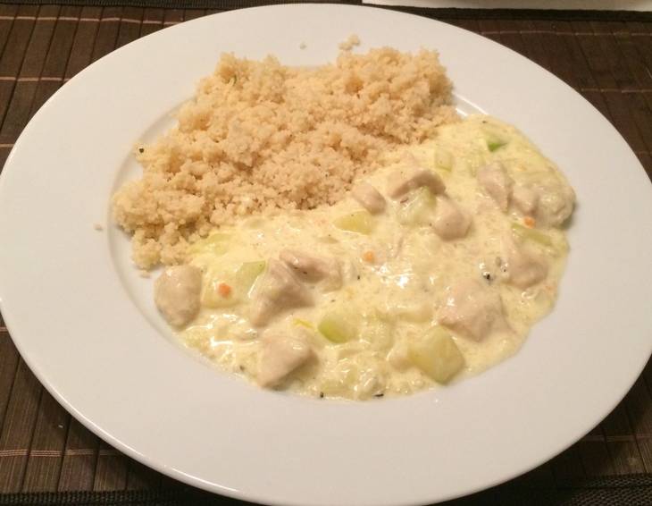 Zucchini-Hähnchenragout mit Couscous