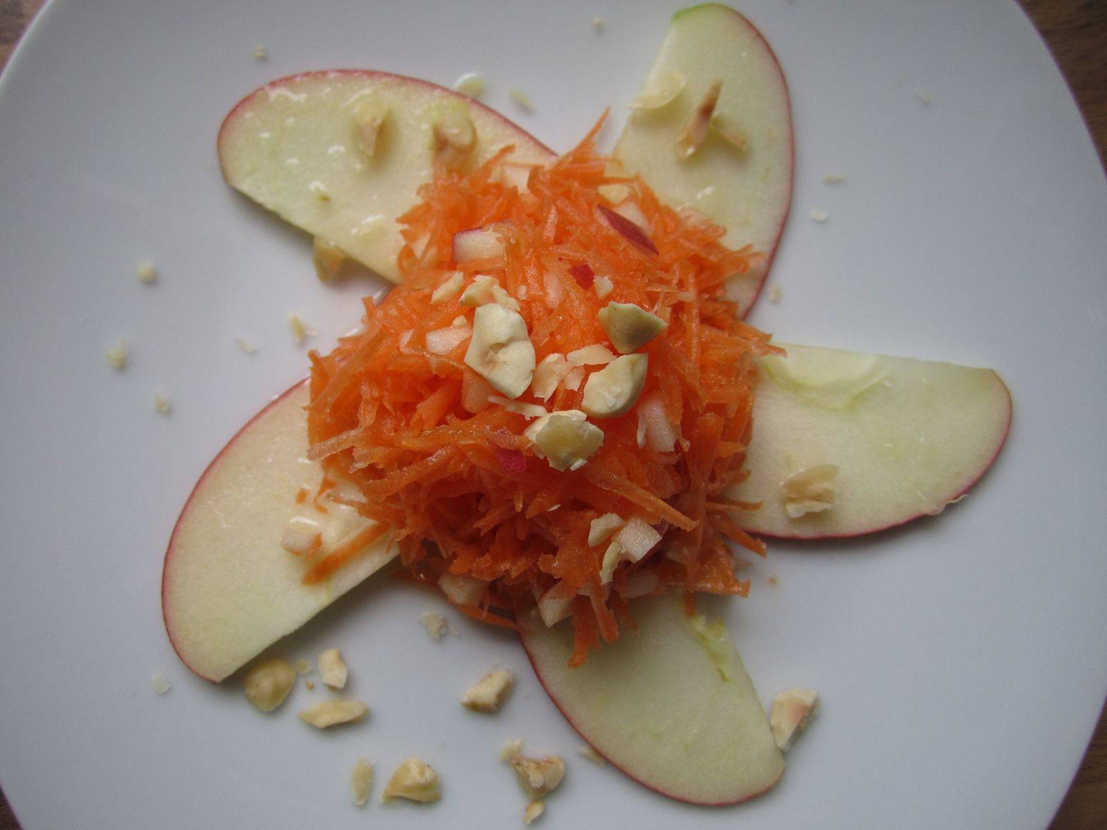 Karotten-Apfel-Rohkost Rezept - ichkoche.at Karotten-Apfel-Rohkost Rezept - ichkoche.at