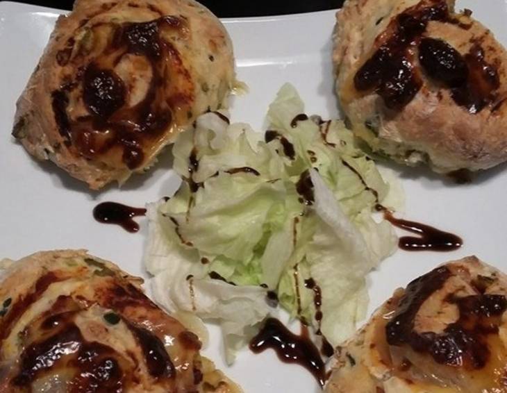 Brotschnecken mit Schinken und Käse Brotschnecken mit Schinken und Käse