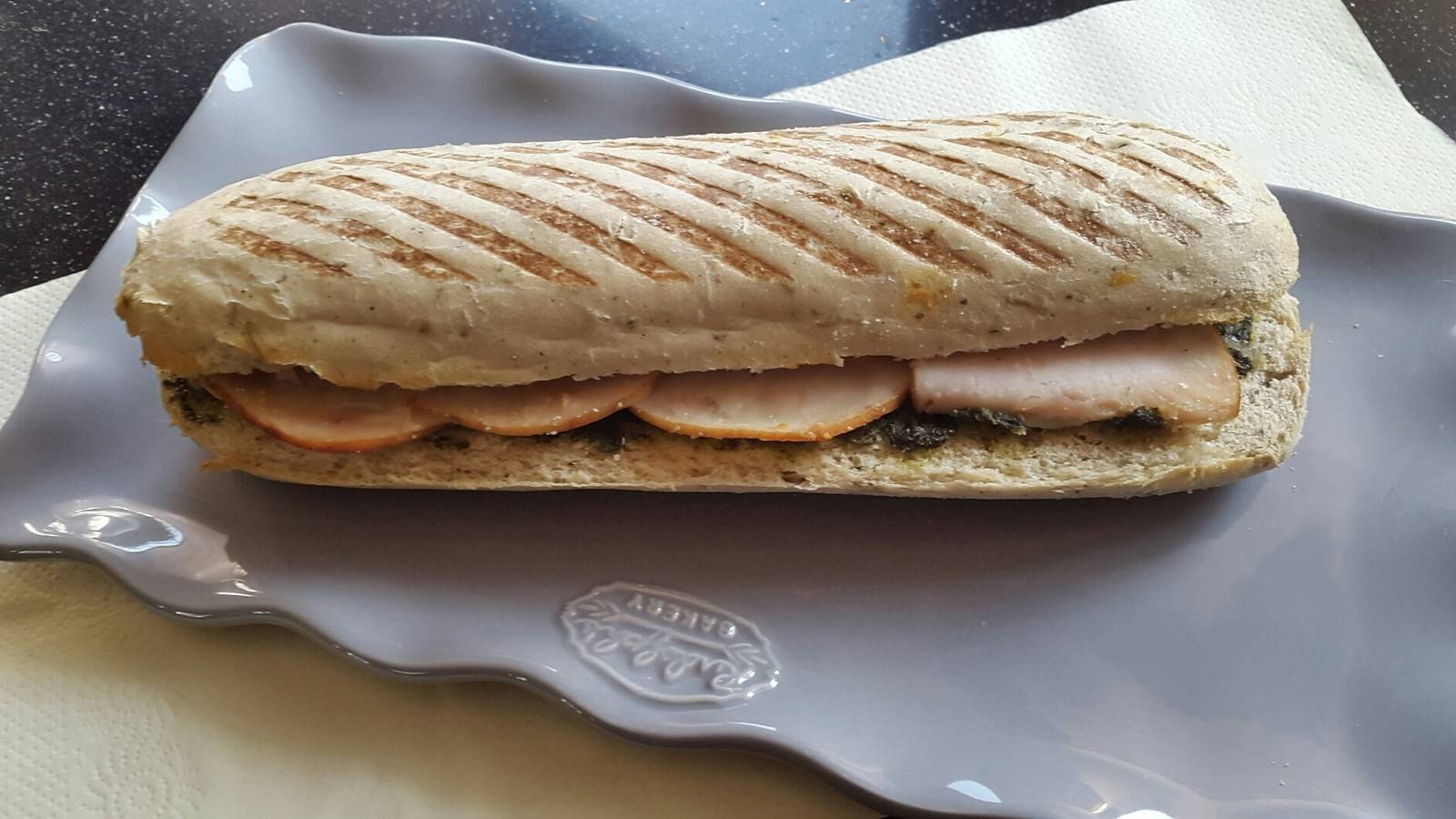 Hühnerbrust-Panini mit Kräutermayonnaise