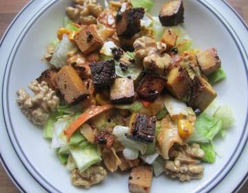 Tofu-Nuss-Salat