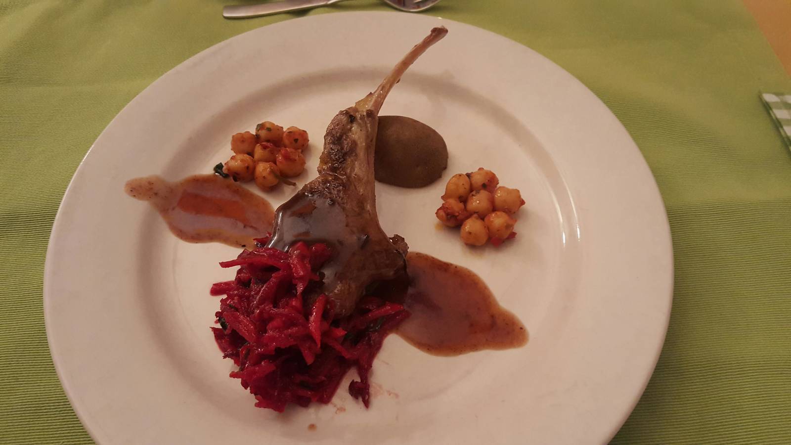 Lammkotelett mit Rote-Rüben-Salat