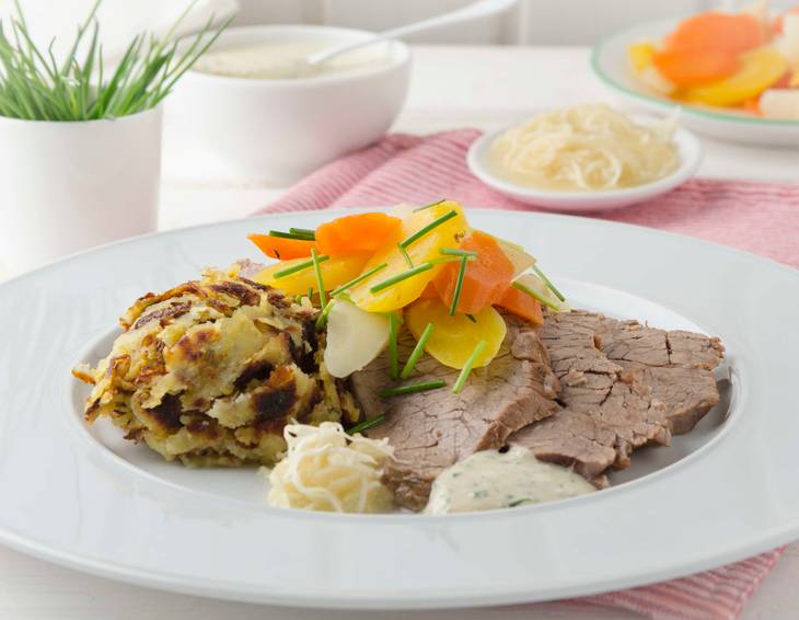 Tafelspitz mit Rösti, Schnittlauchsauce und Apfelkren