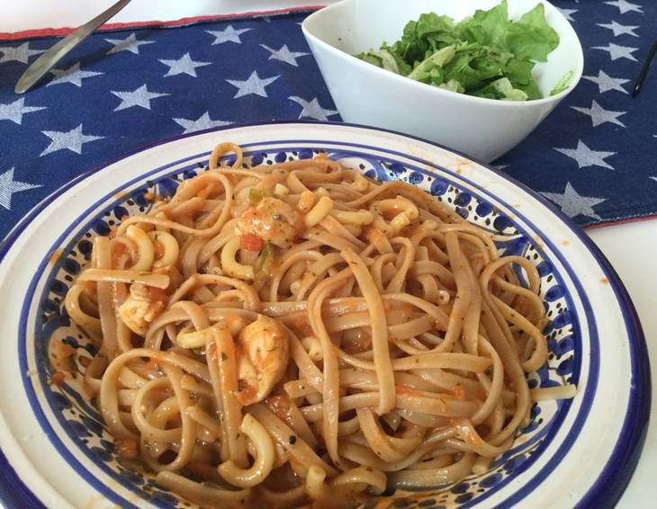 Pasta mit Hühnerfilet und Gemüse