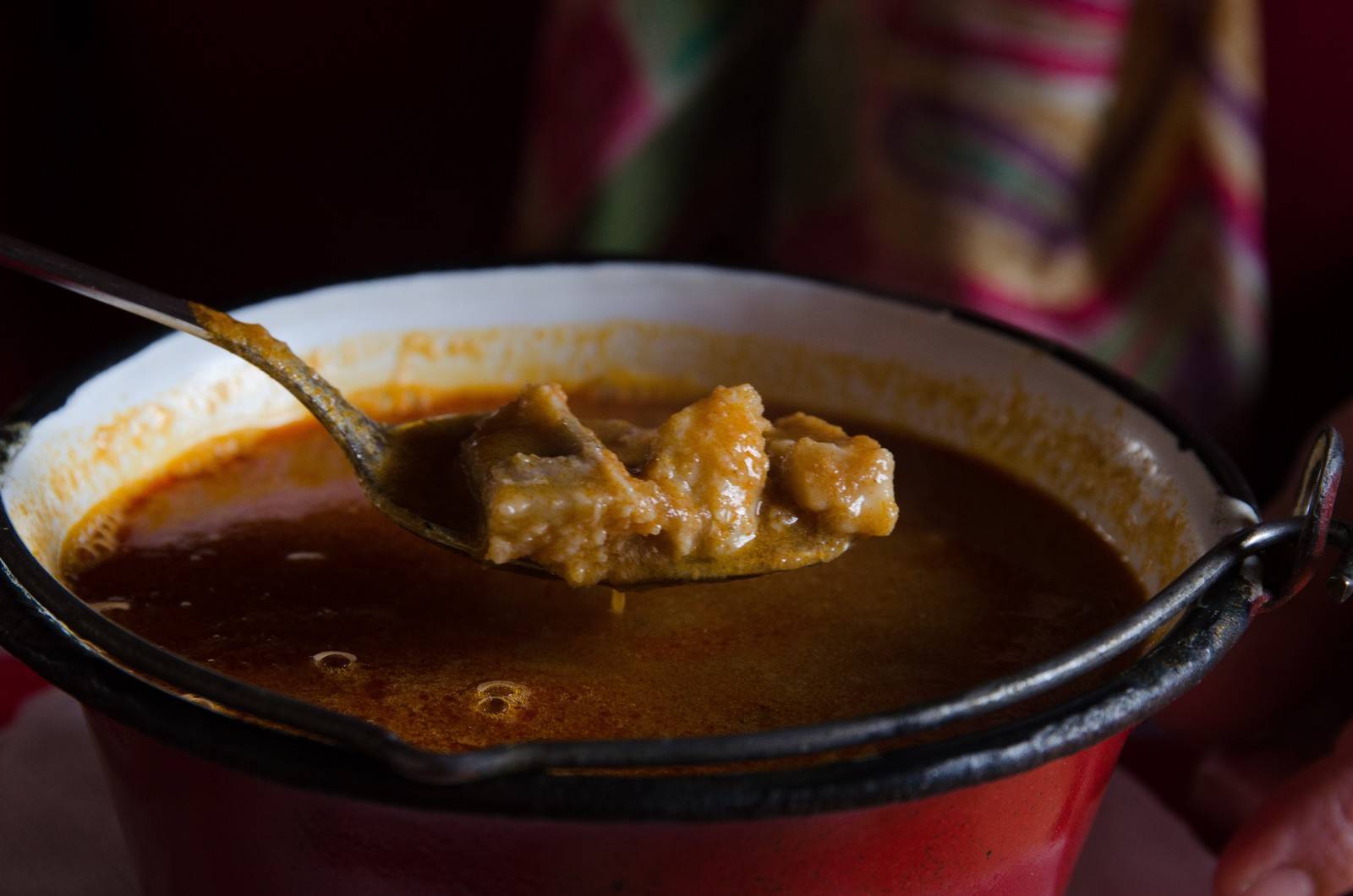 Halászlé (Ungarische Fischsuppe) Rezept - ichkoche.at Halászlé (Ungarische Fischsuppe) Rezept - ichkoche.at