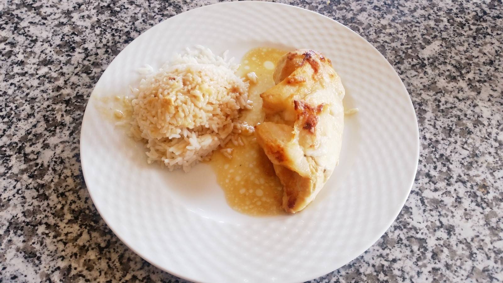 Gegrillte Lammsteaks mit schwarzer Olivensoße und Curryzwiebeln Rezept ...