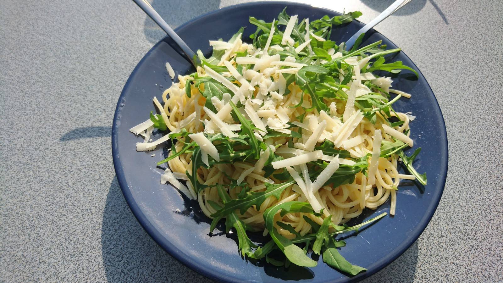 Rucola-Mozzarella-Spaghetti