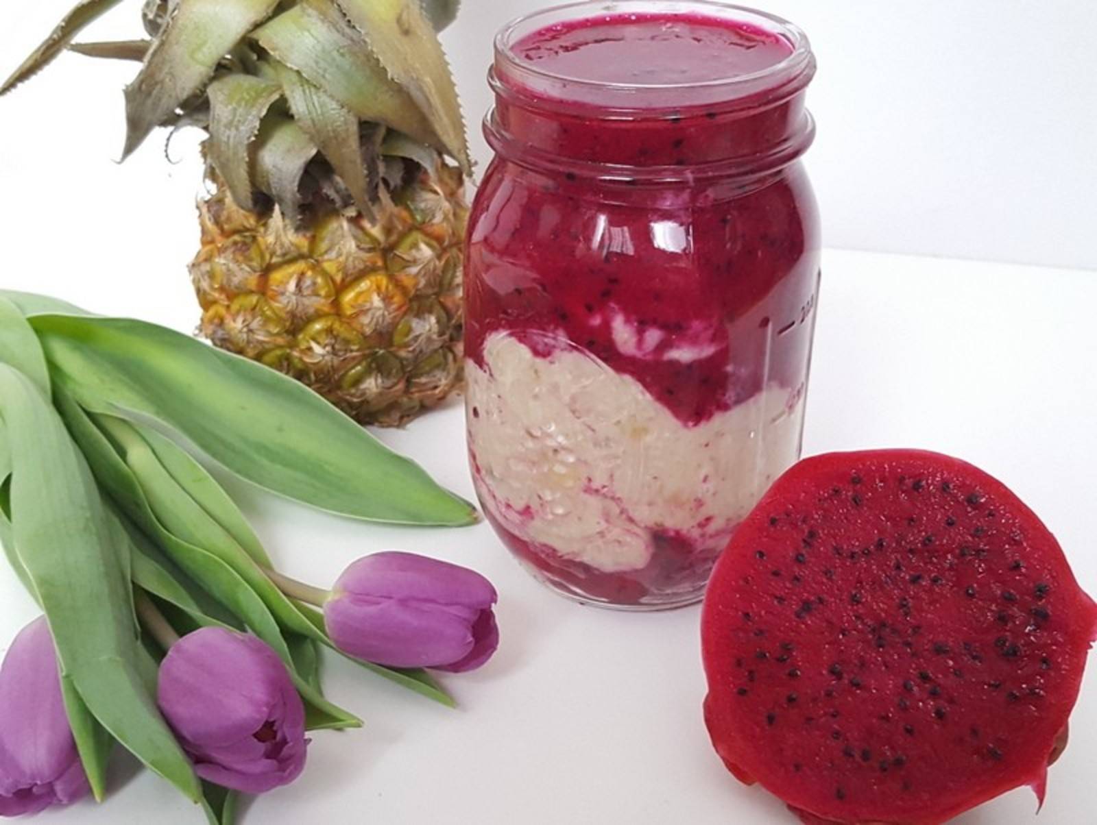 Bananeneis mit Drachenfrucht-Ananas Sauce Rezept - ichkoche.de Bananeneis mit Drachenfrucht-Ananas Sauce Rezept - ichkoche.de