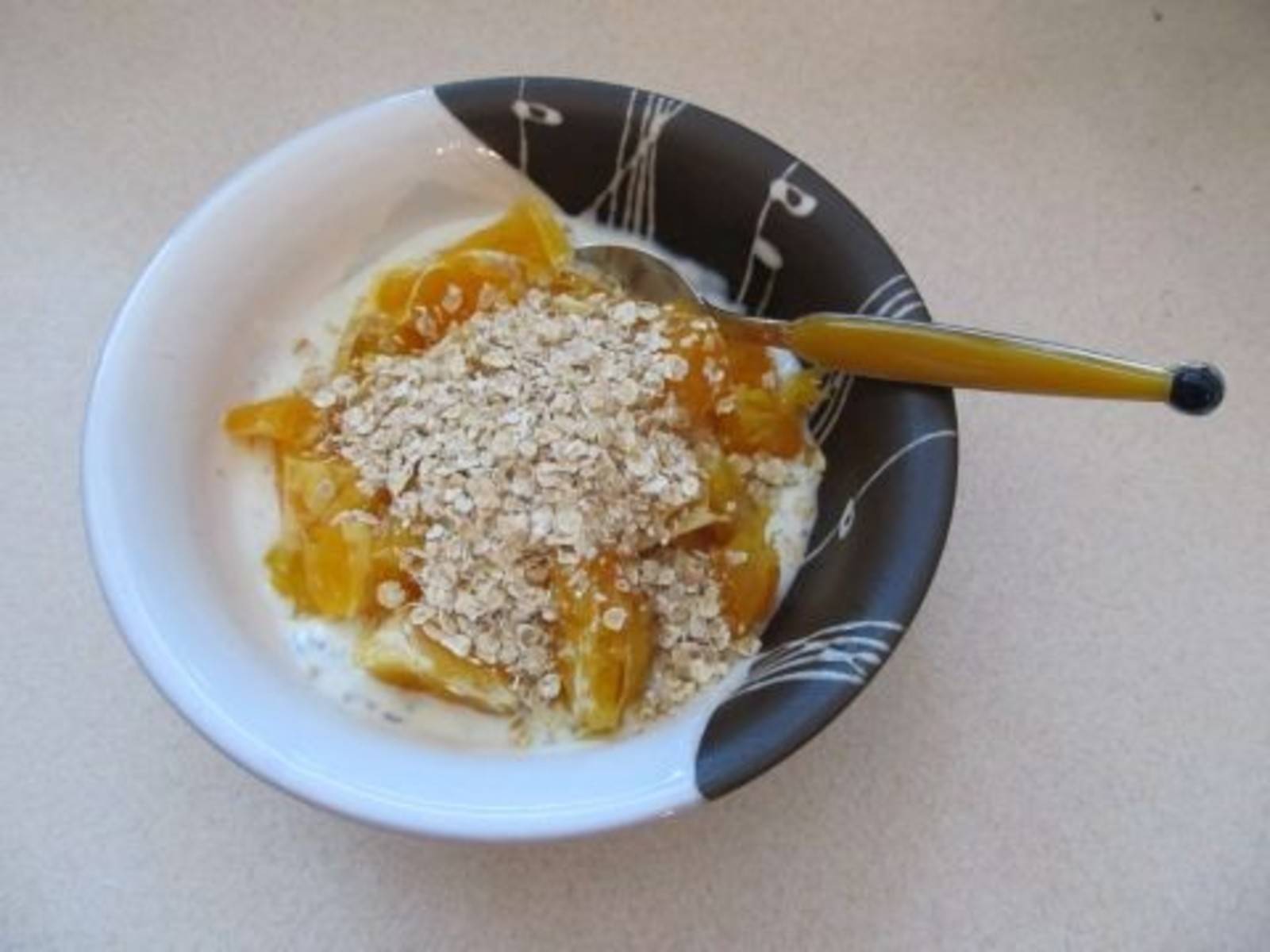 Frühstücksmüsli mit Orangen und Chiasamen Rezept - ichkoche.de Frühstücksmüsli mit Orangen und Chiasamen Rezept - ichkoche.de