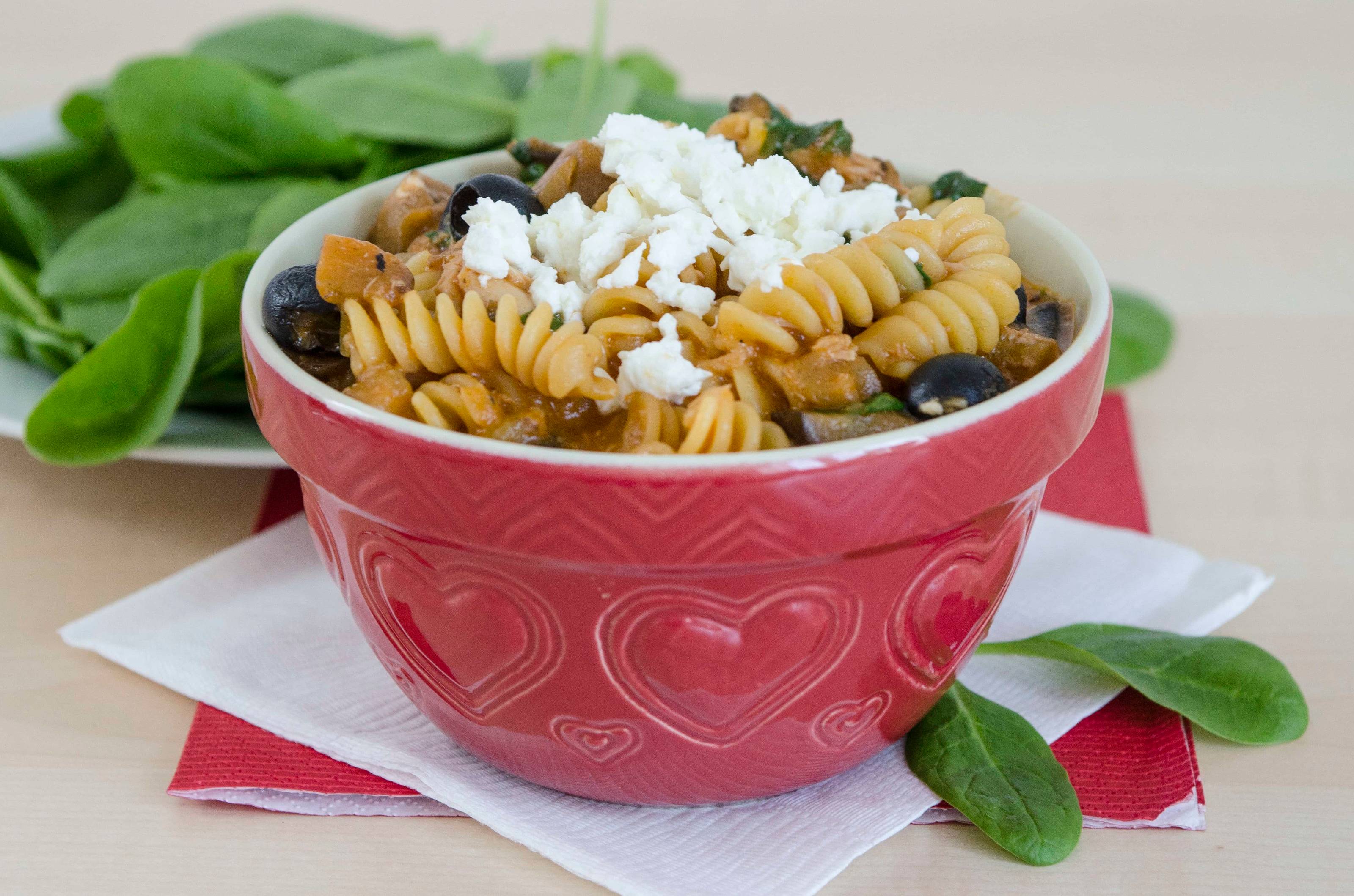 One Pot Pasta mit Thunfisch und Feta Rezept