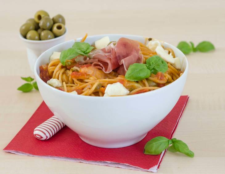 One Pot Tomaten-Mozzarella-Pasta One Pot Tomaten-Mozzarella-Pasta