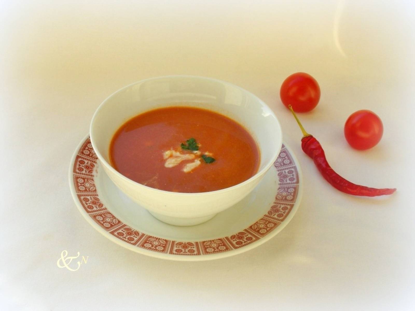 Scharfe Tomaten-Paprikasuppe Rezept - ichkoche