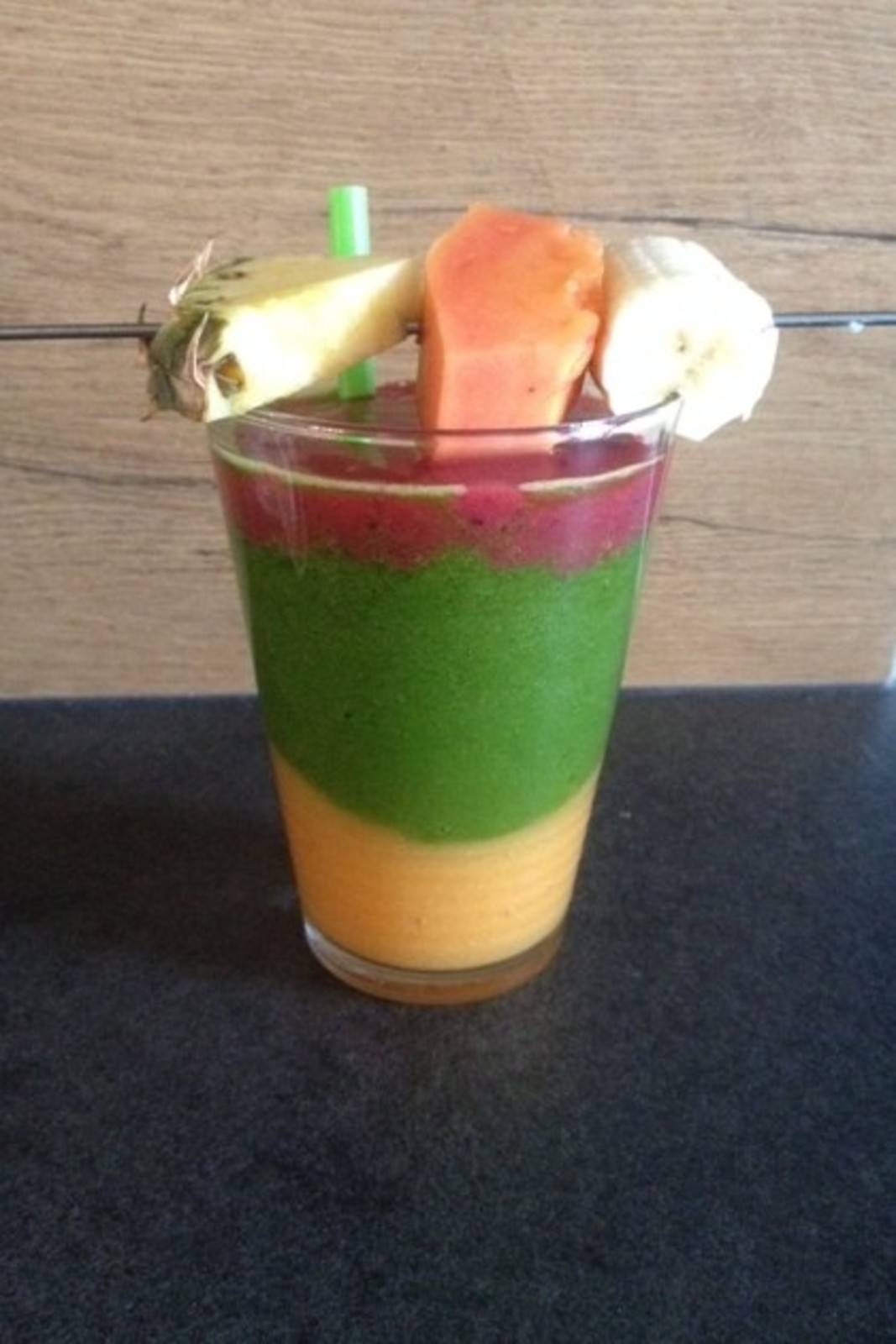 Tropischer Smoothie Rezept - ichkoche.ch Tropischer Smoothie Rezept - ichkoche.ch