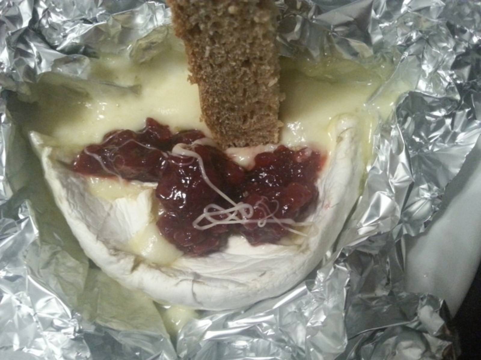 Heißer Camembert zum dippen Rezept - ichkoche.de