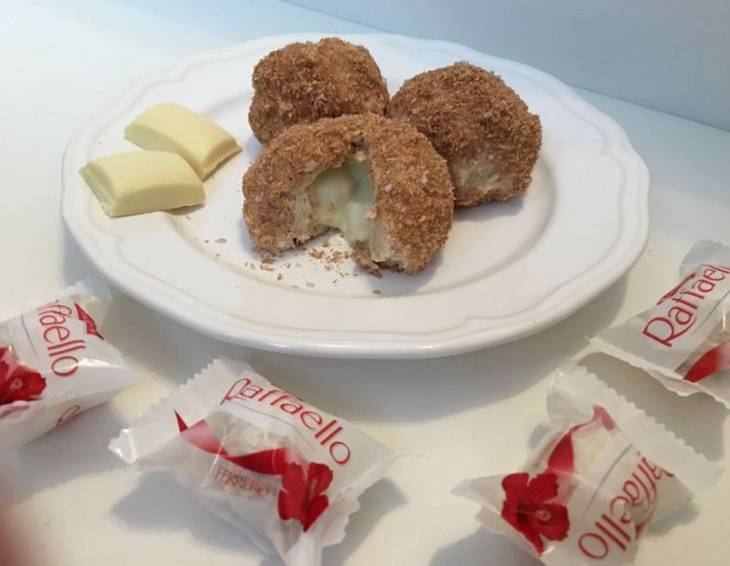 Knödel mit Raffaello Füllung Knödel mit Raffaello Füllung