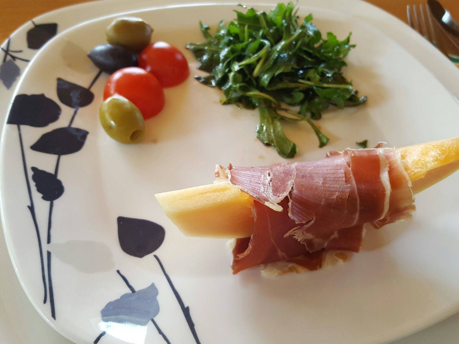 Zuckermelone mit Prosciutto und Feigendressing