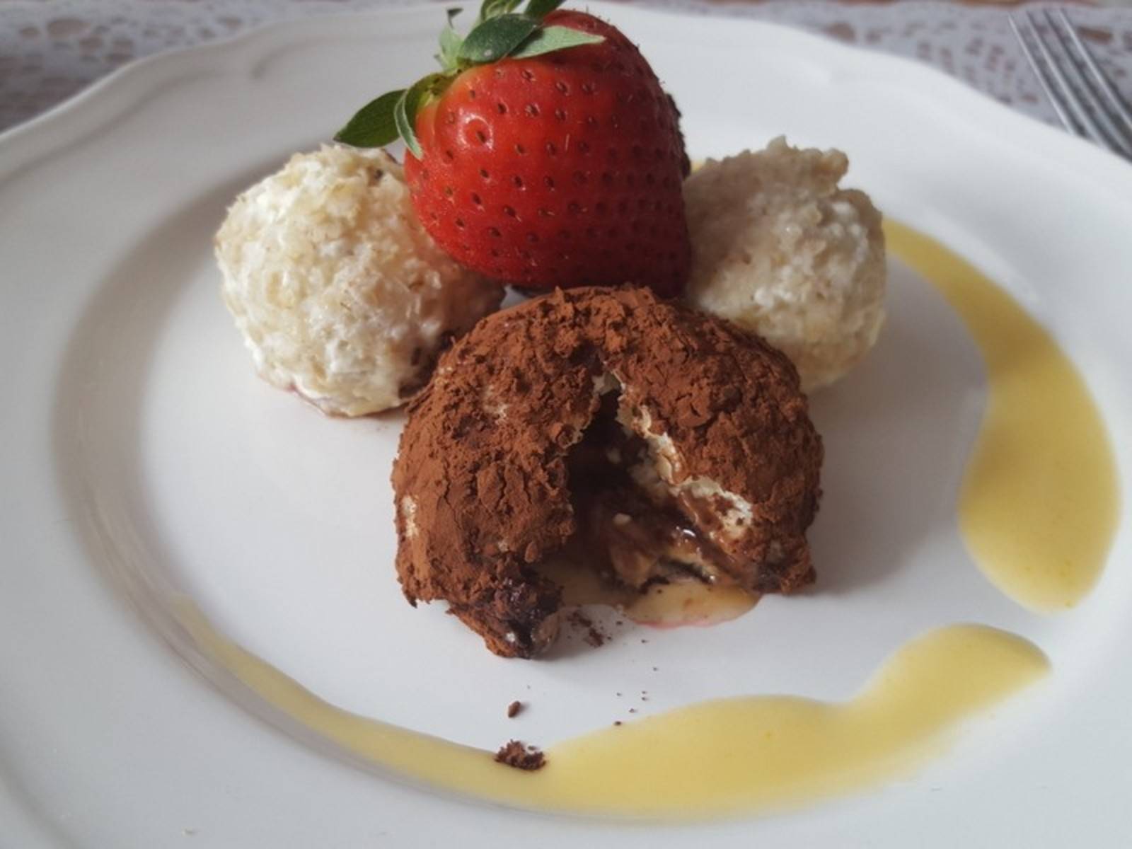 Mini-Knödel mit Eierlikörpralinen-Füllung Rezept - ichkoche.at