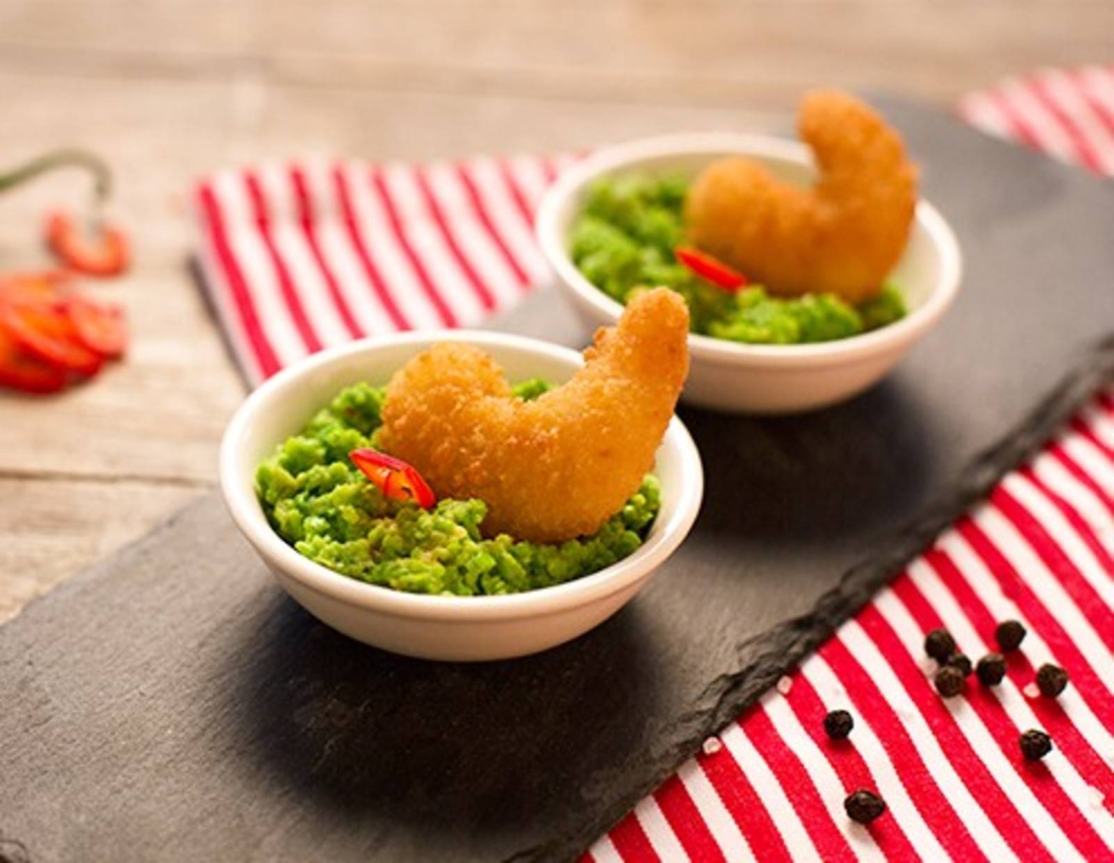 Sweet Chili Erbsen mit Knuspergarnelen Rezept