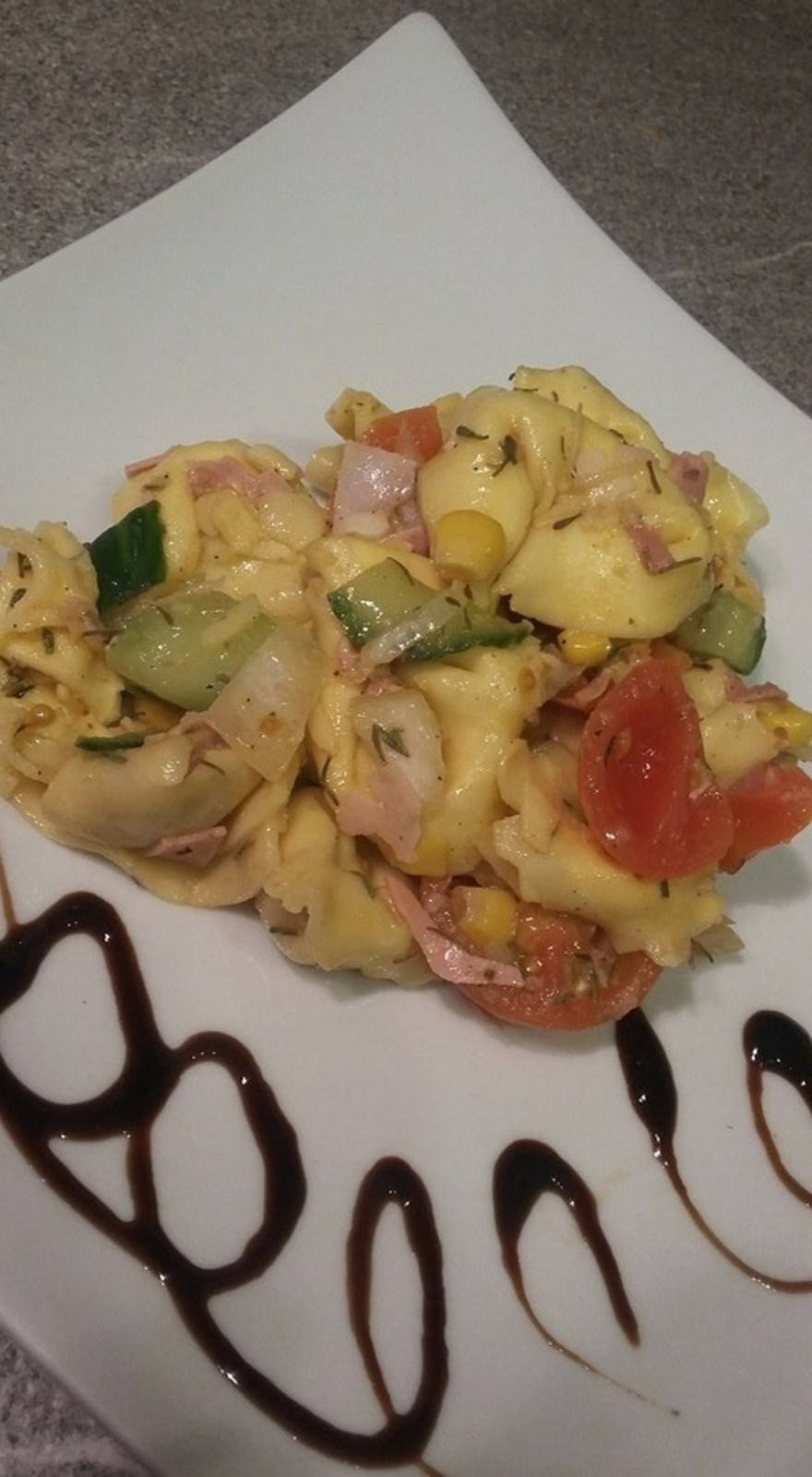Tortellinisalat