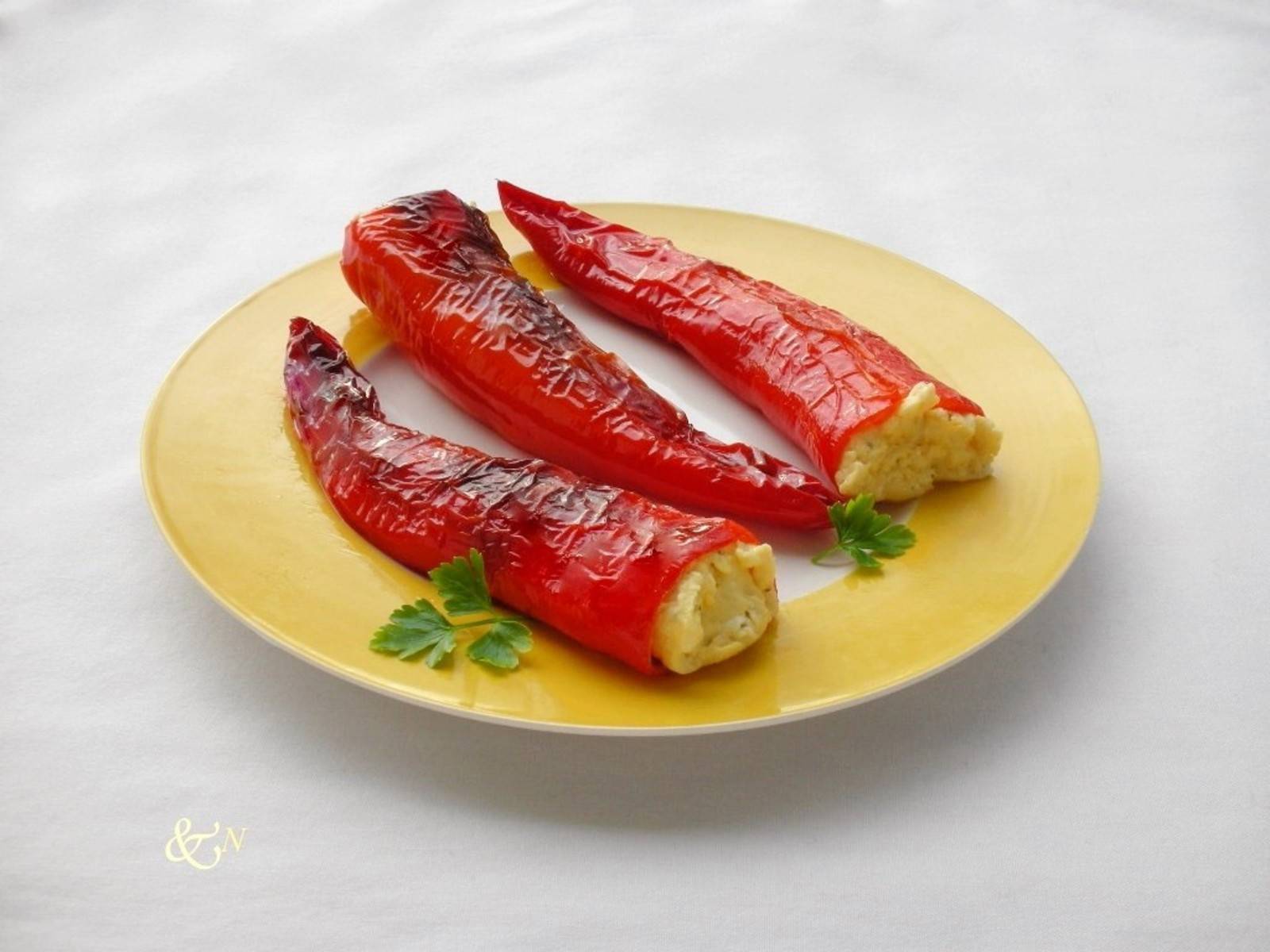 Gefüllte Paprika mit Frischkäse-Kräuter-Fülle Rezept - ichkoche.de