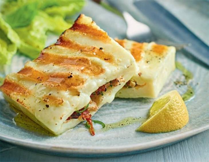 Halloumi mit bunter Füllung Halloumi mit bunter Füllung