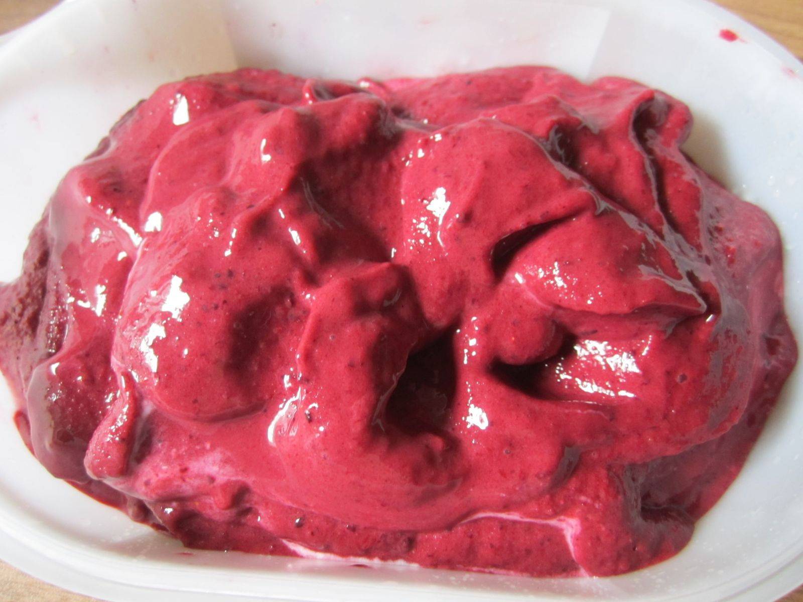 Brombeer-Stachelbeer-Eiscreme Rezept - ichkoche.de Brombeer-Stachelbeer-Eiscreme Rezept - ichkoche.de