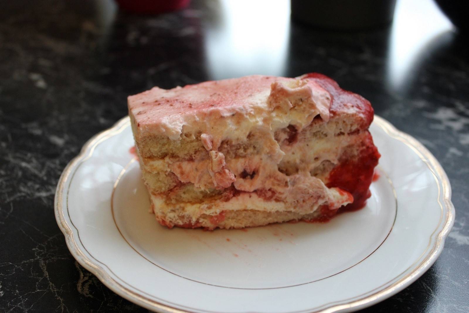 Erdbeertiramisu ohne Ei Rezept - ichkoche.ch Erdbeertiramisu ohne Ei Rezept - ichkoche.ch