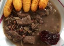 Hirschgeschnetzeltes Hirschgeschnetzeltes