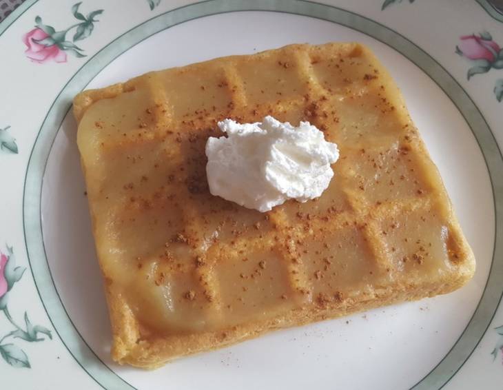 Waffeln mit Zimt und Apfelmus Waffeln mit Zimt und Apfelmus