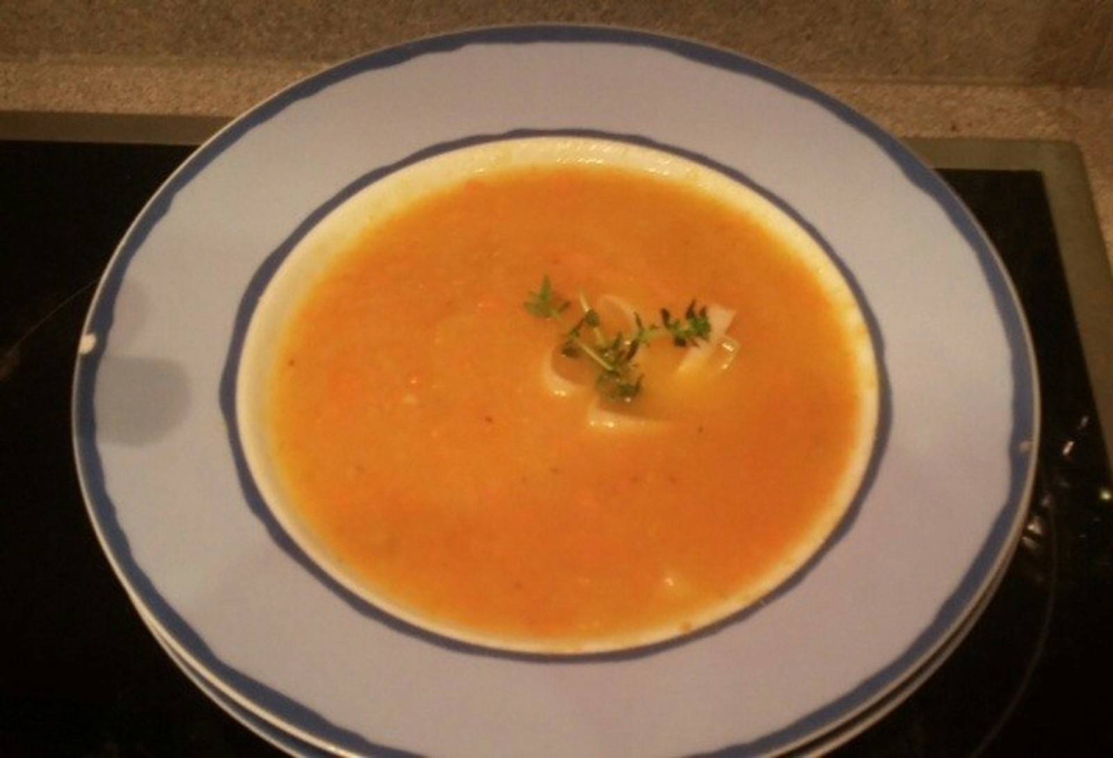 Apfel-Karotten-Suppe