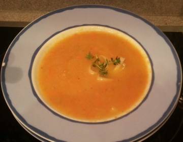 Apfel-Karotten-Suppe Apfel-Karotten-Suppe