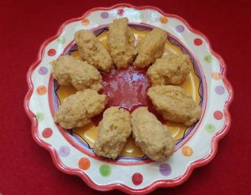 Vollkorngrießnockerln mit Erdbeersauce Vollkorngrießnockerln mit Erdbeersauce