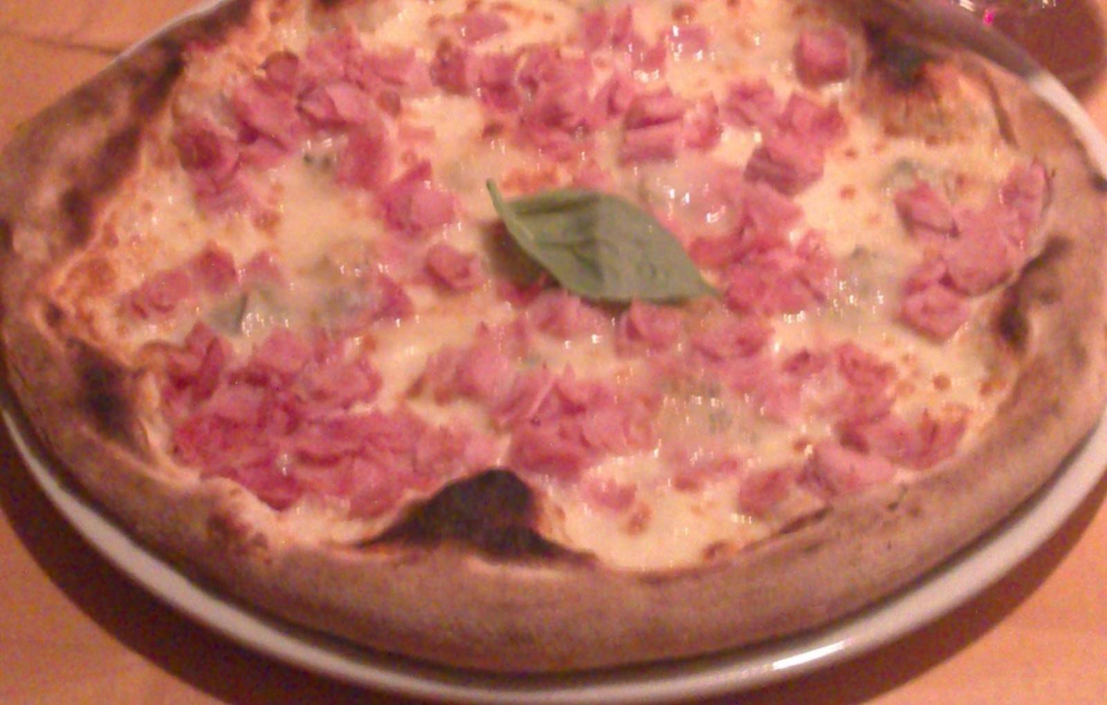 Schinken-Käse Pizza