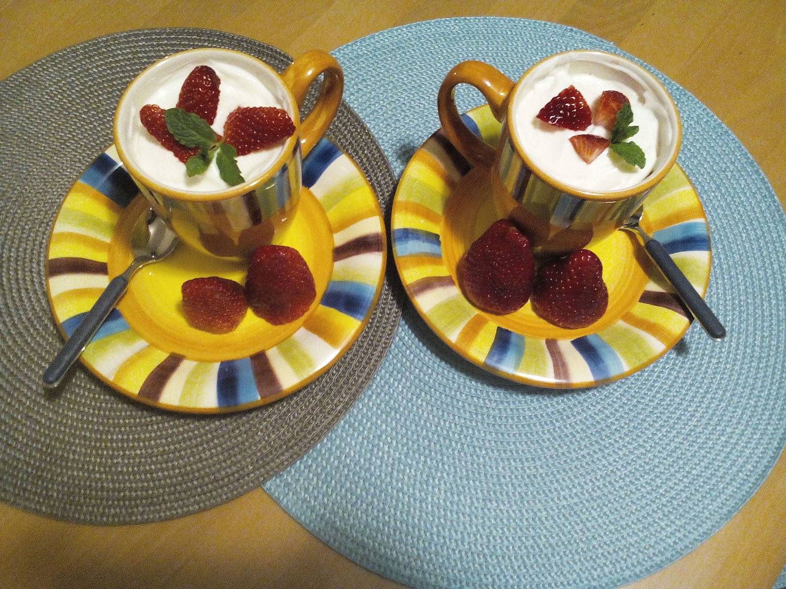 Erdbeer-Buttermilch-Shake Rezept - ichkoche.de Erdbeer-Buttermilch-Shake Rezept - ichkoche.de