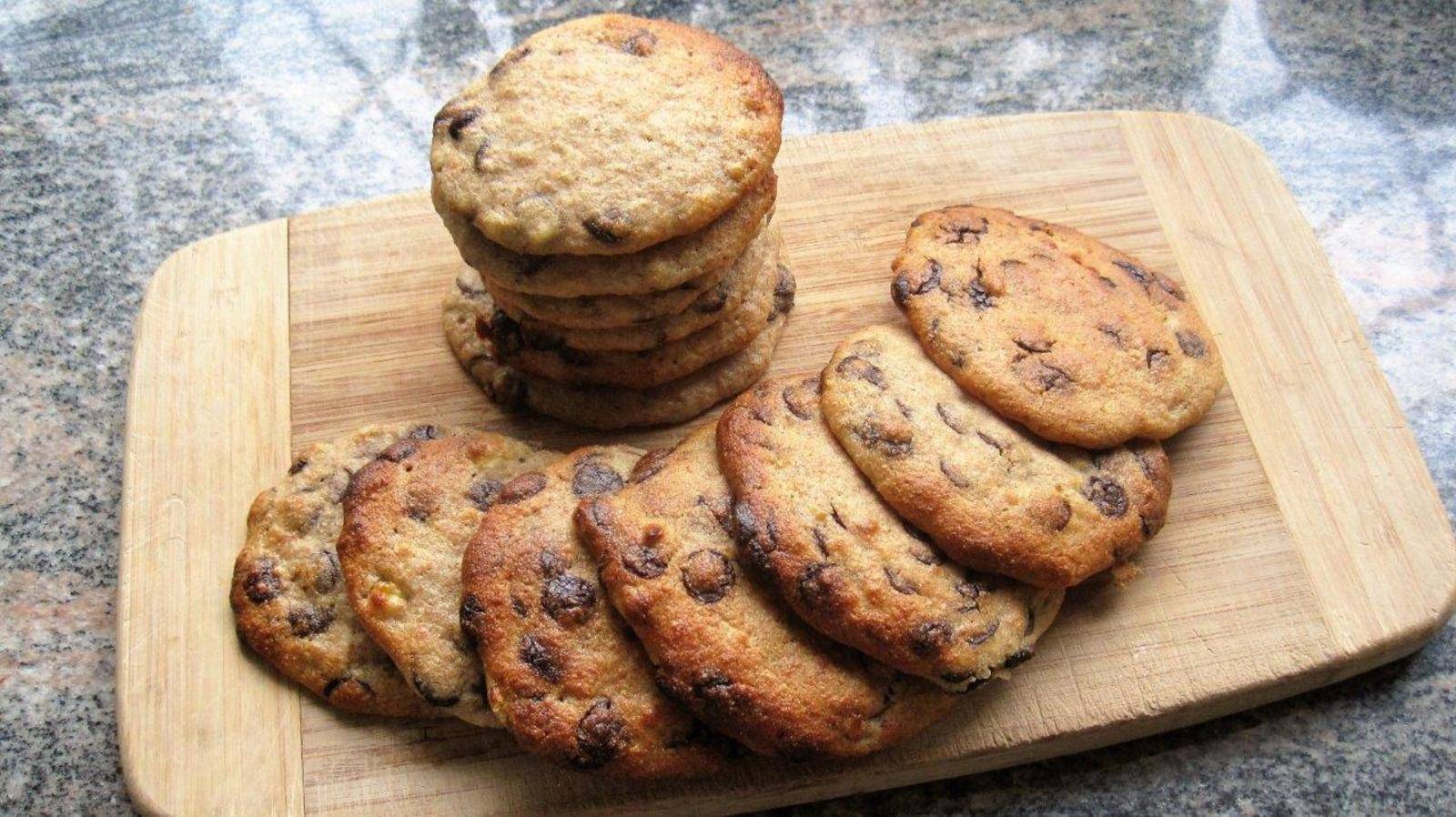 Klicken Sie mit der rechten Maustaste hier, um Bilder herunterzuladen: Bananen-Schoko-Cookies