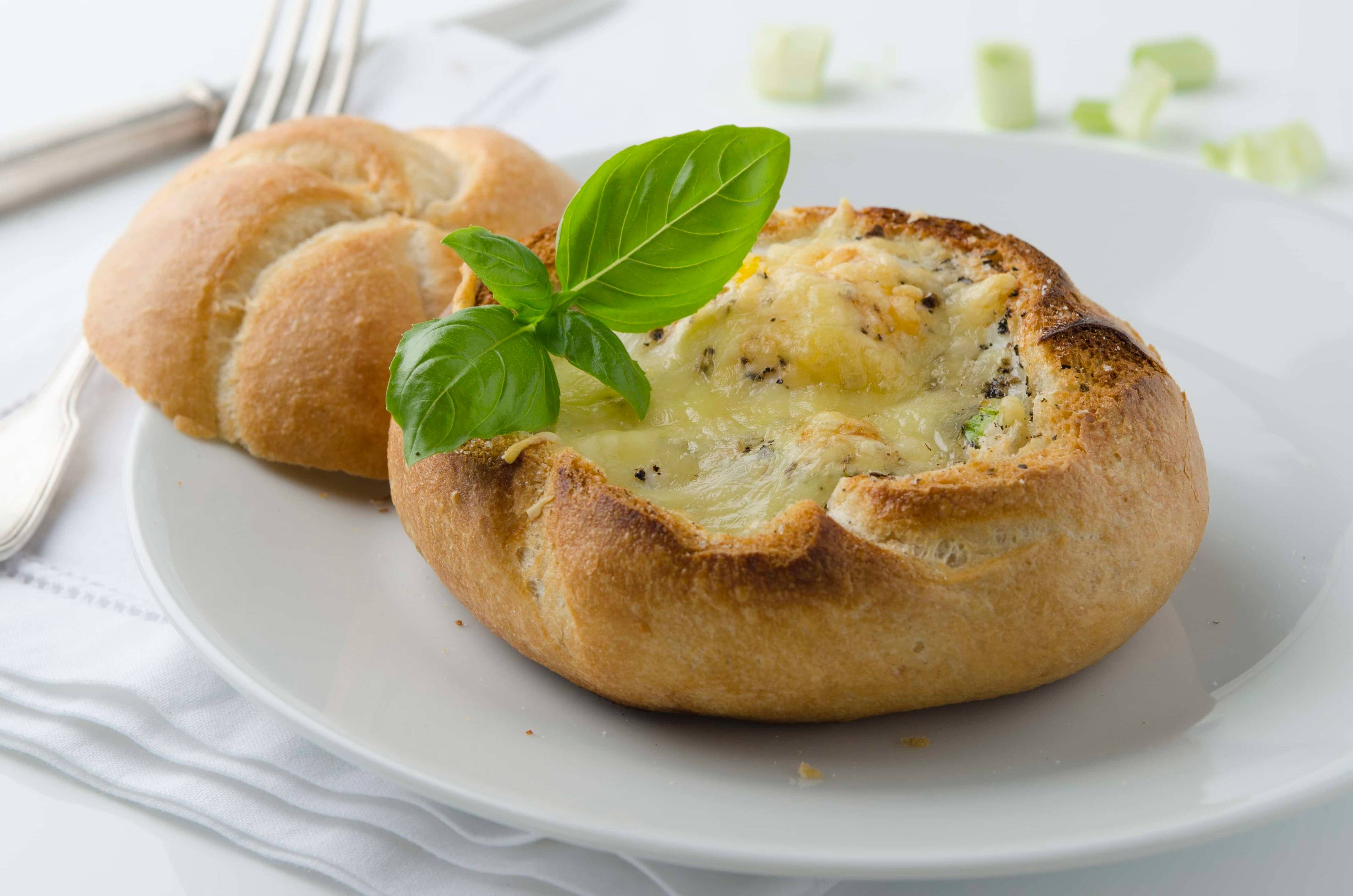 Gefülltes Frühstücksweckerl Rezept