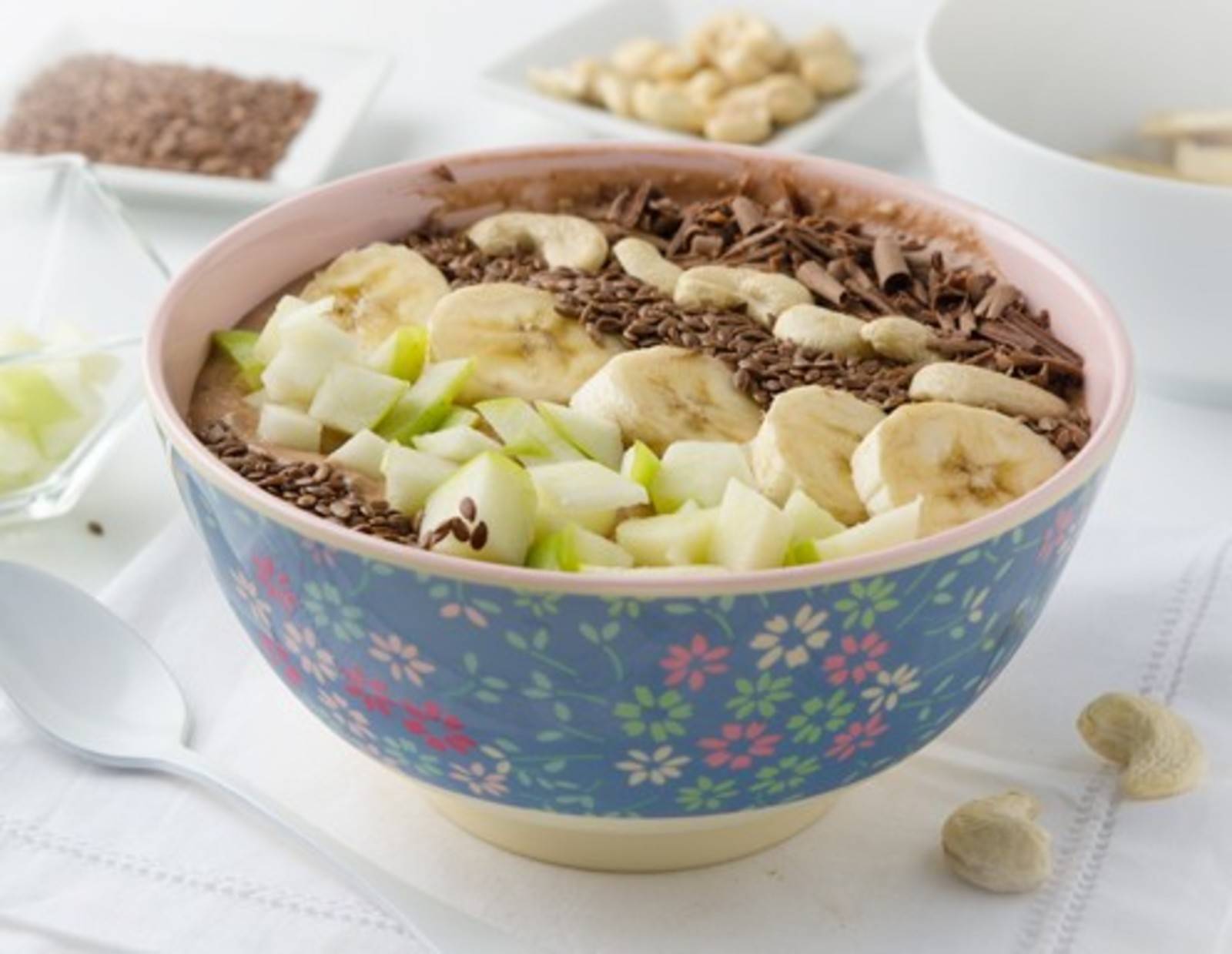 Nussige Smoothie Bowl Rezept