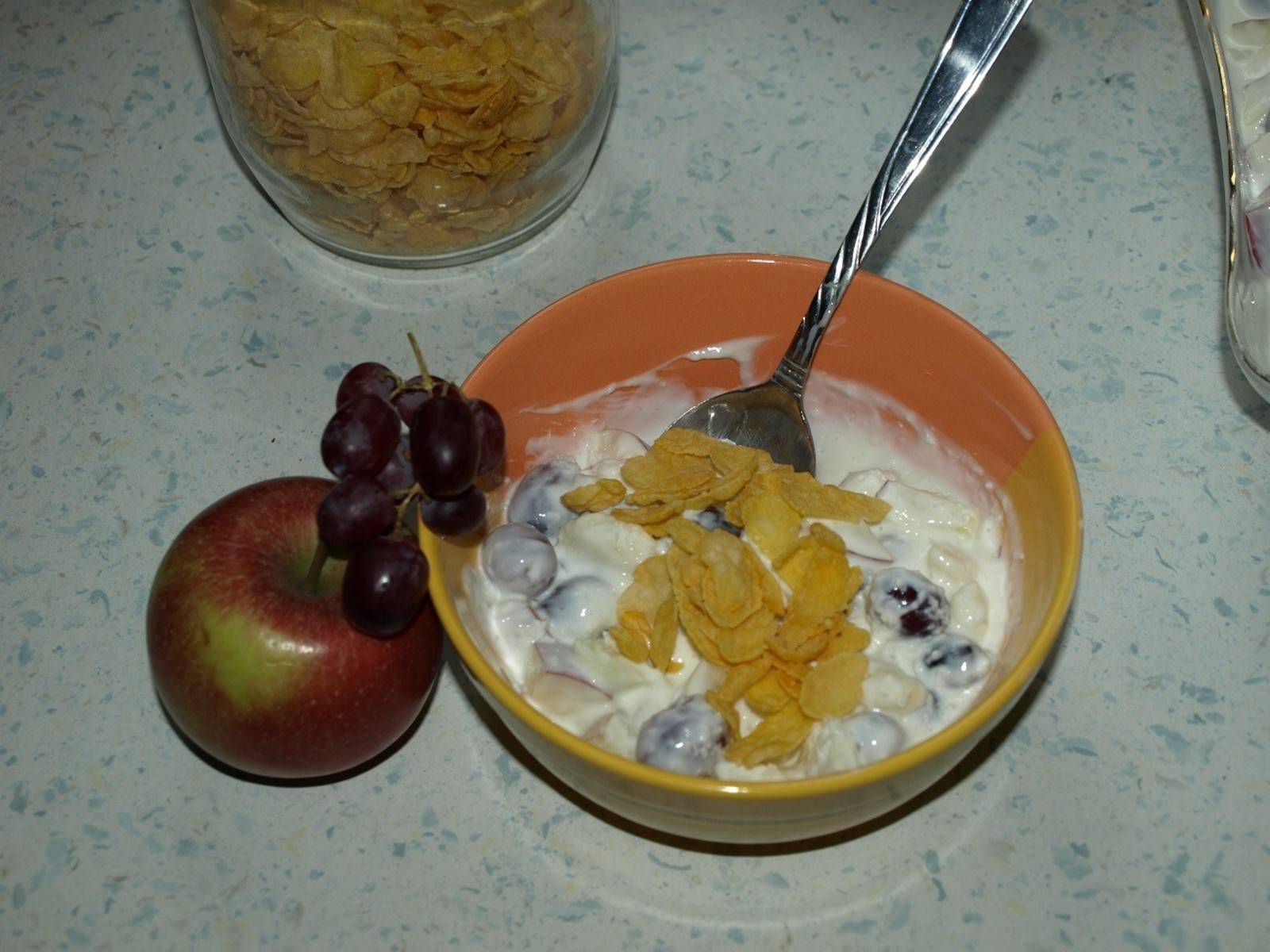 Früchtejoghurt mit Kokos