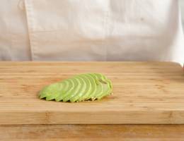 Schritt 3: Fertig ist der Avocado-Fächer. Schritt 3: Fertig ist der Avocado-Fächer.