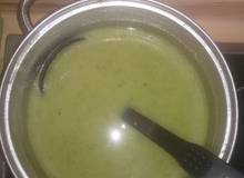 Schnelle Zucchinicremesuppe