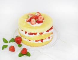 Naked Strawberry Cake
