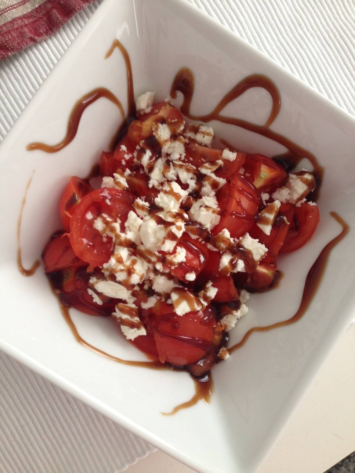 Tomatensalat mit Feta-Käse