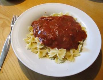 Farfalle mit Tomaten-Champignonsauce Farfalle mit Tomaten-Champignonsauce